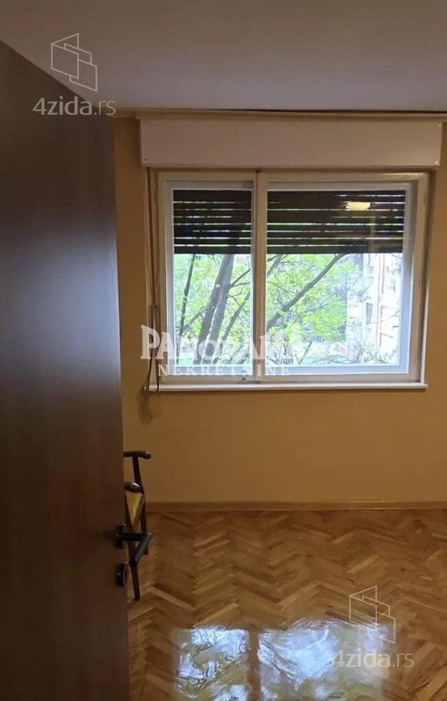Četvoroiposoban stan | 4zida