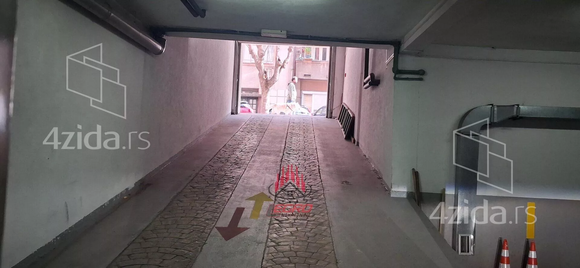 Petoiposoban stan | 4zida