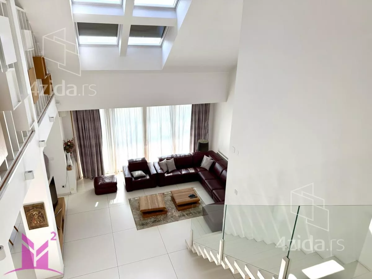 Sedmosoban stan | 4zida