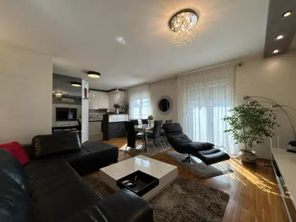 Milana Rakića | 4zida.rs