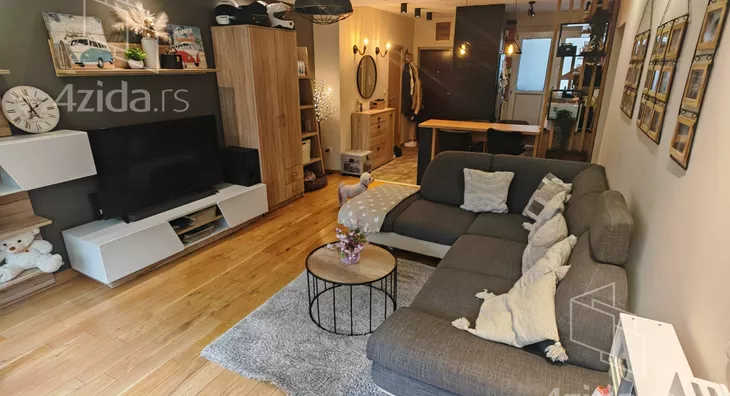 Dvoiposoban stan | 4zida