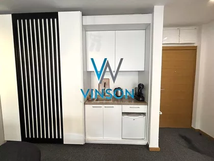 Lasla Gala | 4zida.rs