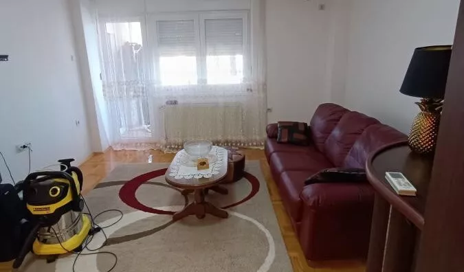 Šestosoban stan | 4zida