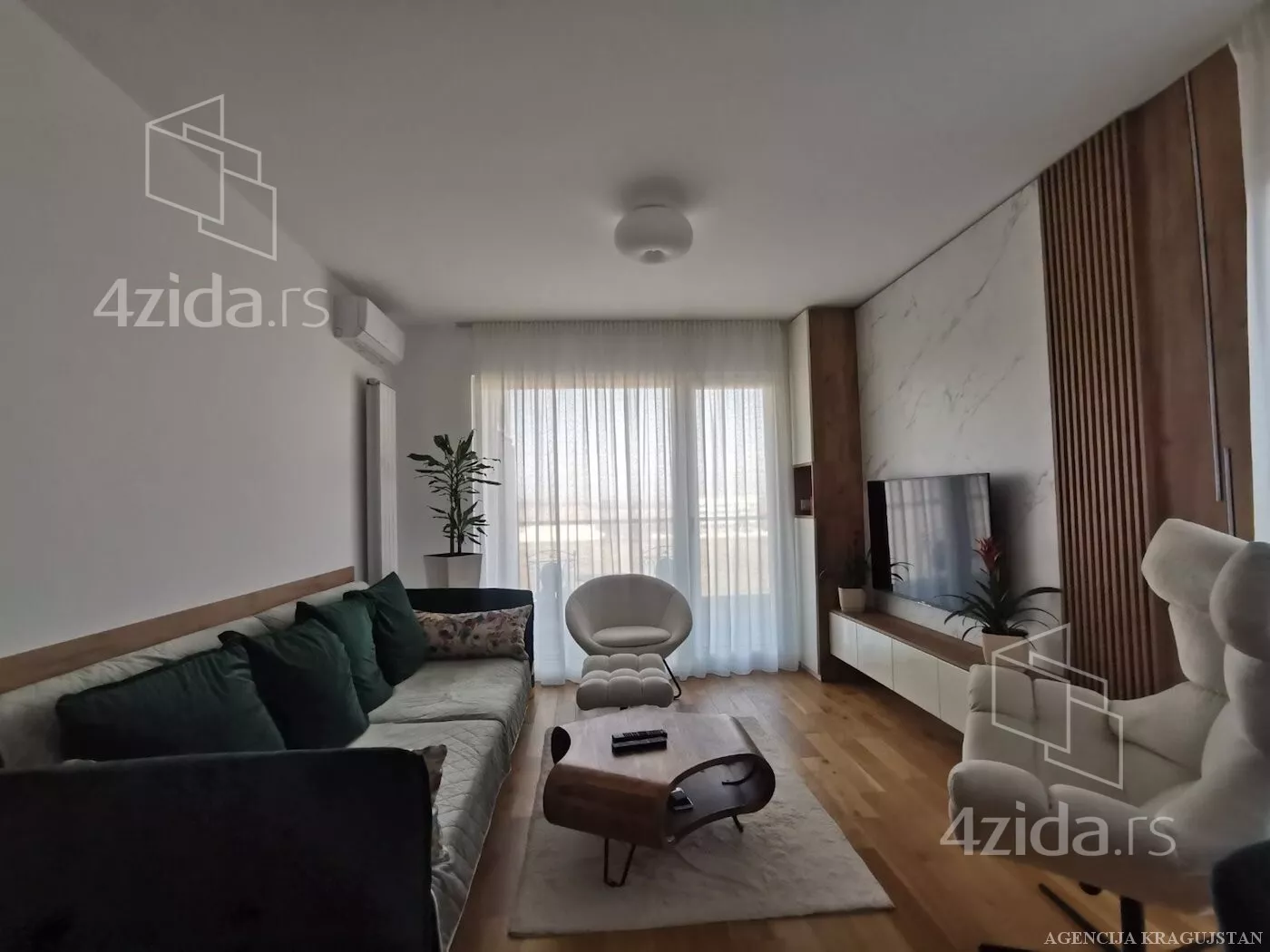 Dvoiposoban stan | 4zida