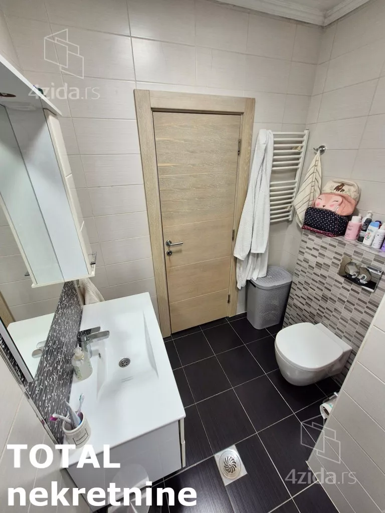 Šestosoban stan | 4zida