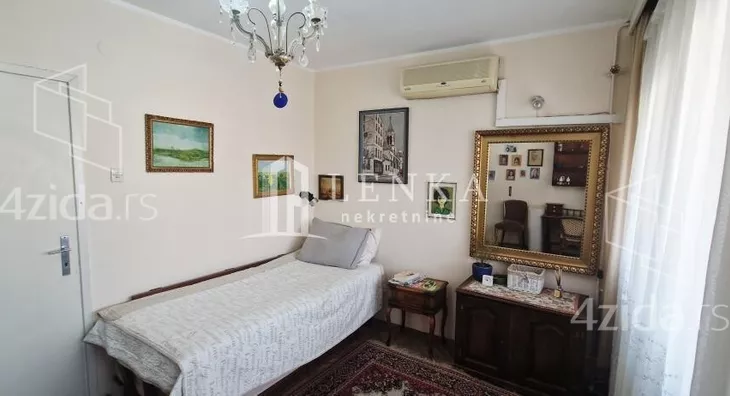 Četvoroiposoban stan | 4zida