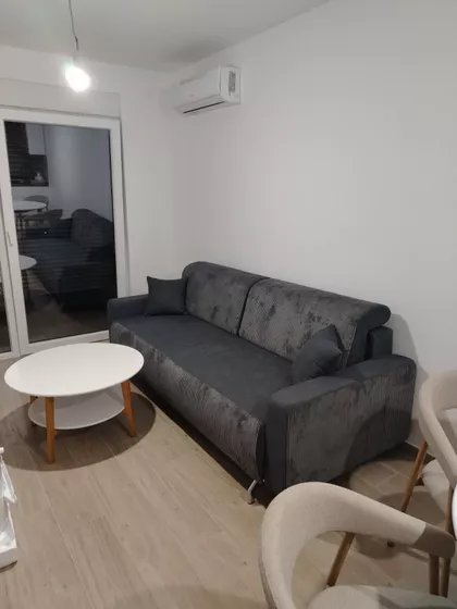 Cara Lazara 67 | 4zida.rs