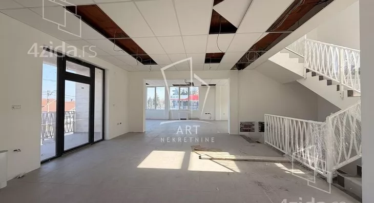 Poslovni prostor | 4zida