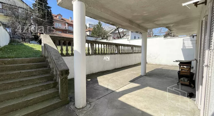 4-etažna kuća | 4zida