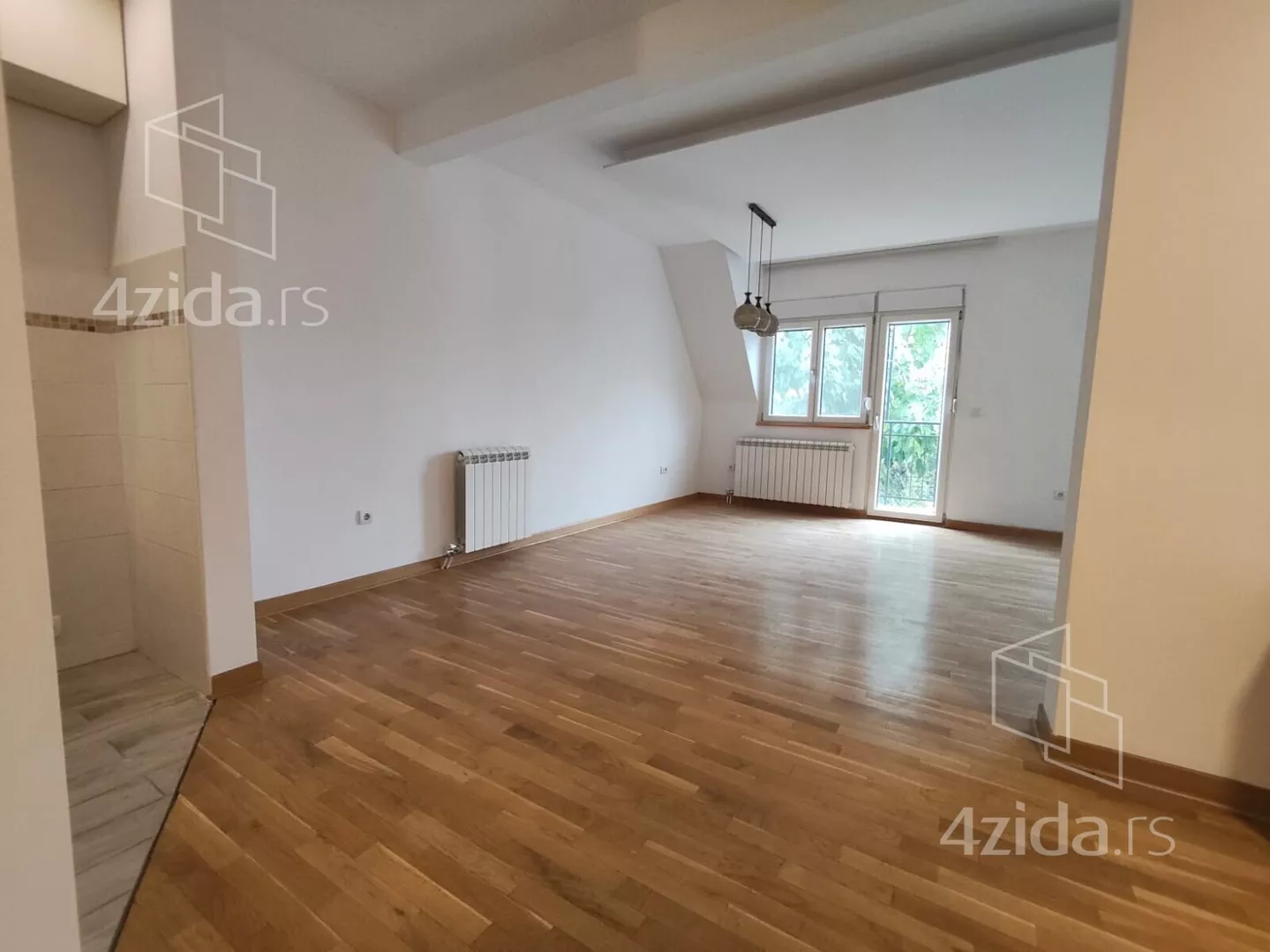 Petosoban stan | 4zida