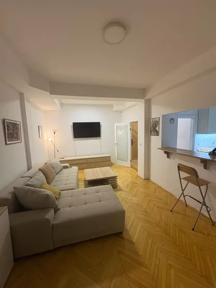 Zmaj Jovina 26b | 4zida.rs