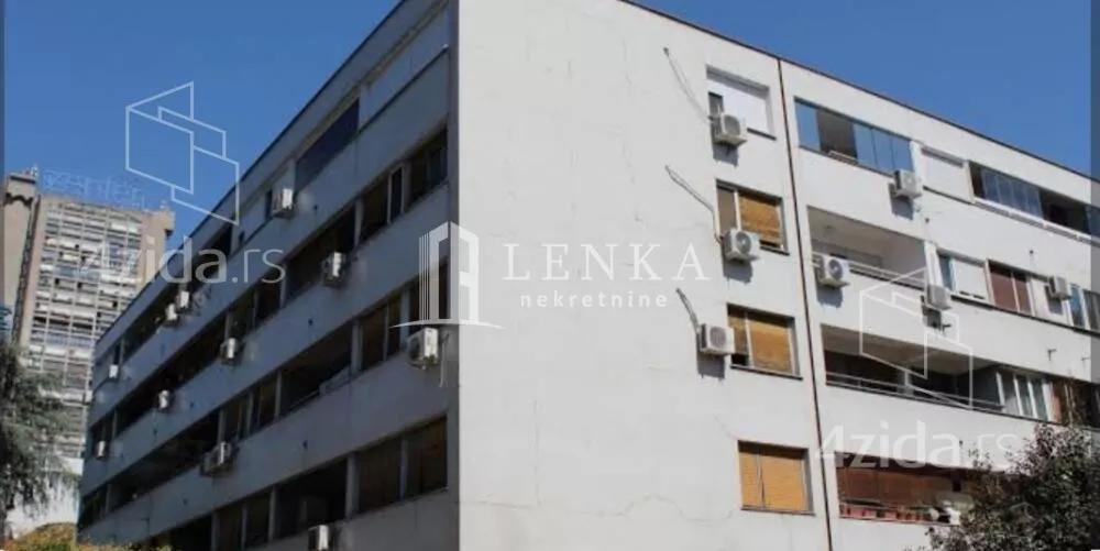 Četvoroiposoban stan | 4zida