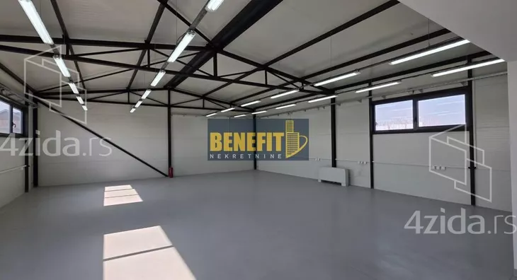 Poslovna zgrada | 4zida