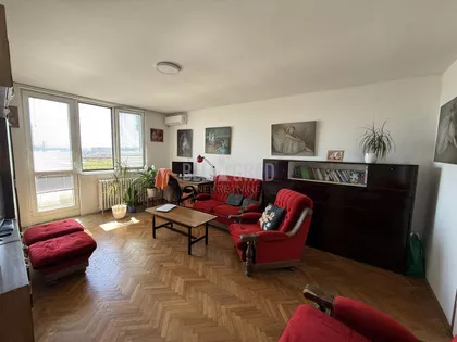 Pariske komune | 4zida.rs