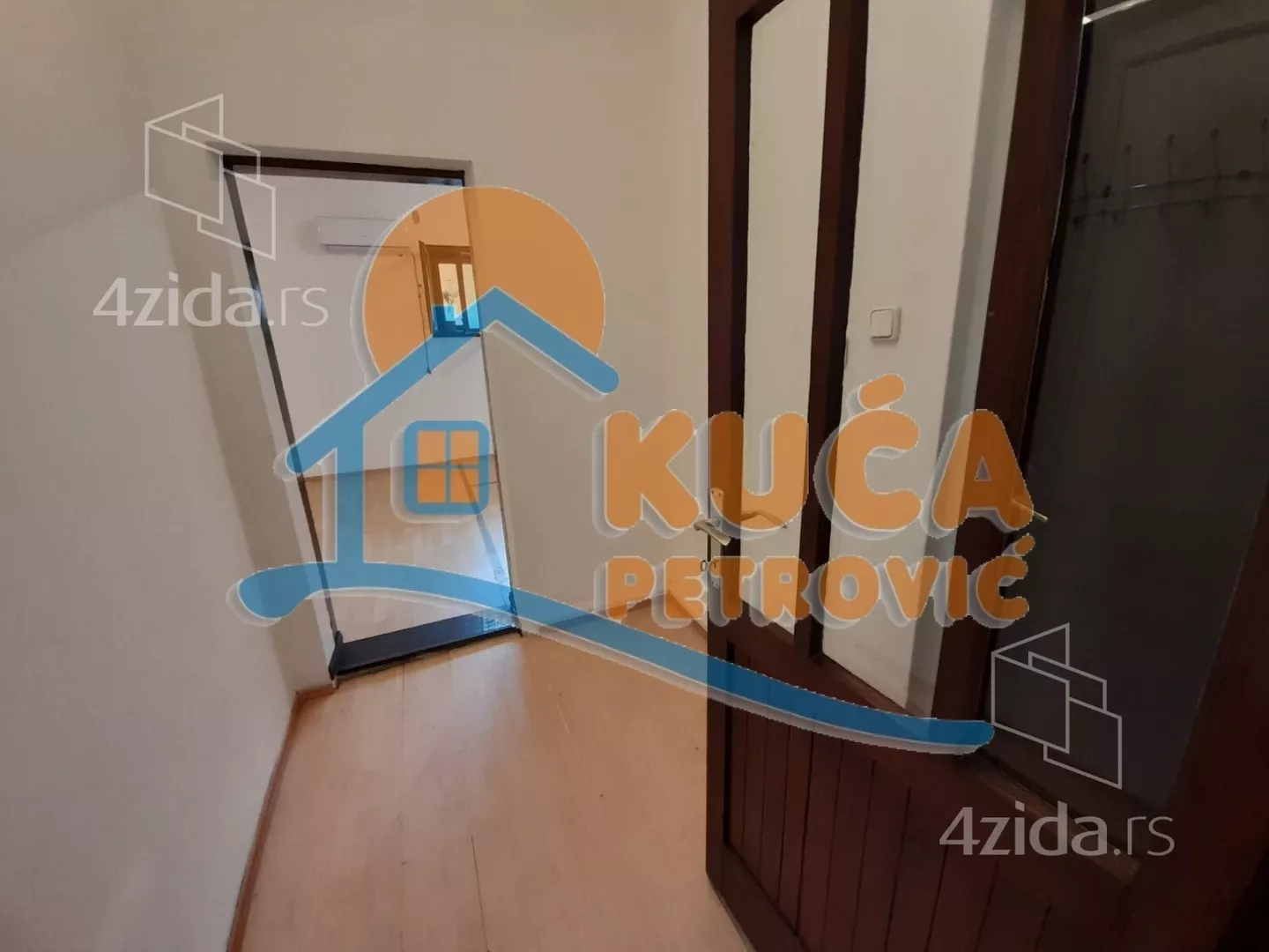 Lokal | 4zida