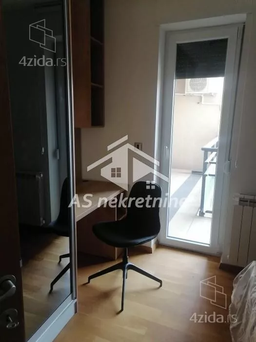 Četvoroiposoban stan | 4zida