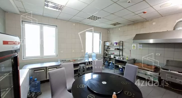 Poslovni prostor | 4zida