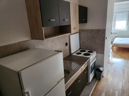 Vojvode Vlahovića 49 | 4zida.rs