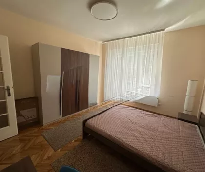 Vukov Spomenik | 4zida.rs