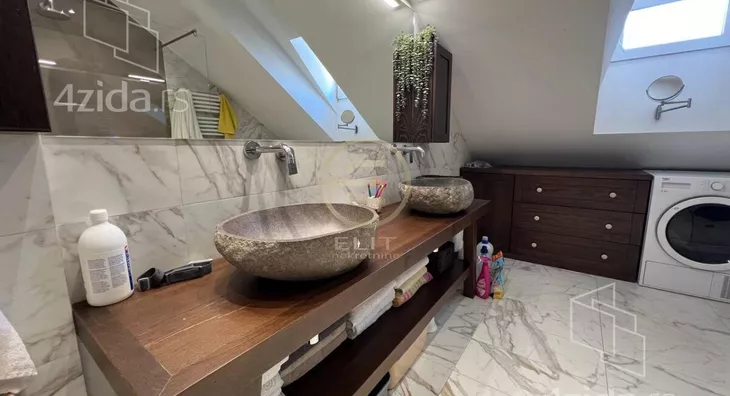 Četvoroiposoban stan | 4zida