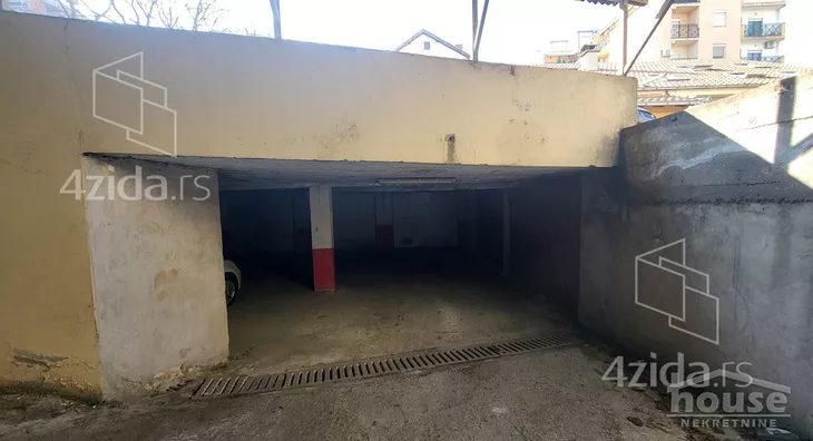 Garaža | 4zida