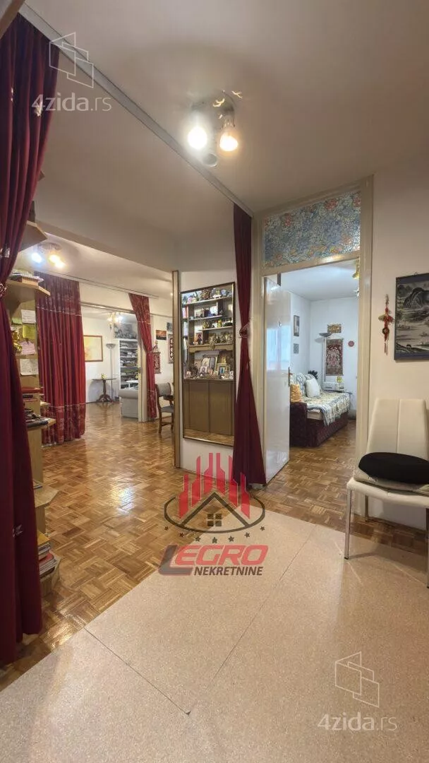 Četvoroiposoban stan | 4zida