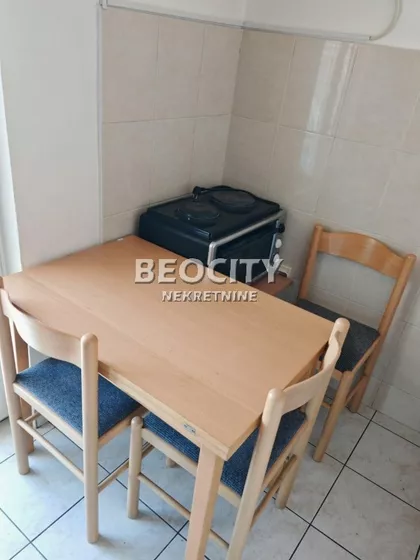 Vuka Karadžića | 4zida.rs