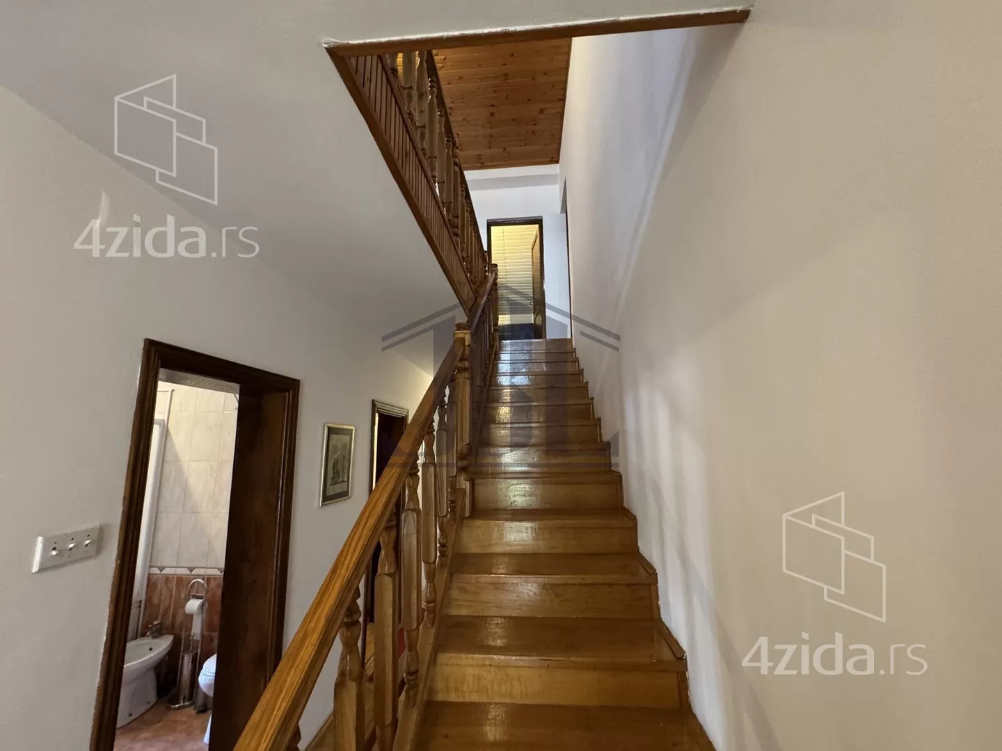 Šestosoban stan | 4zida