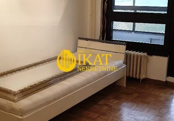 Četvoroiposoban stan | 4zida