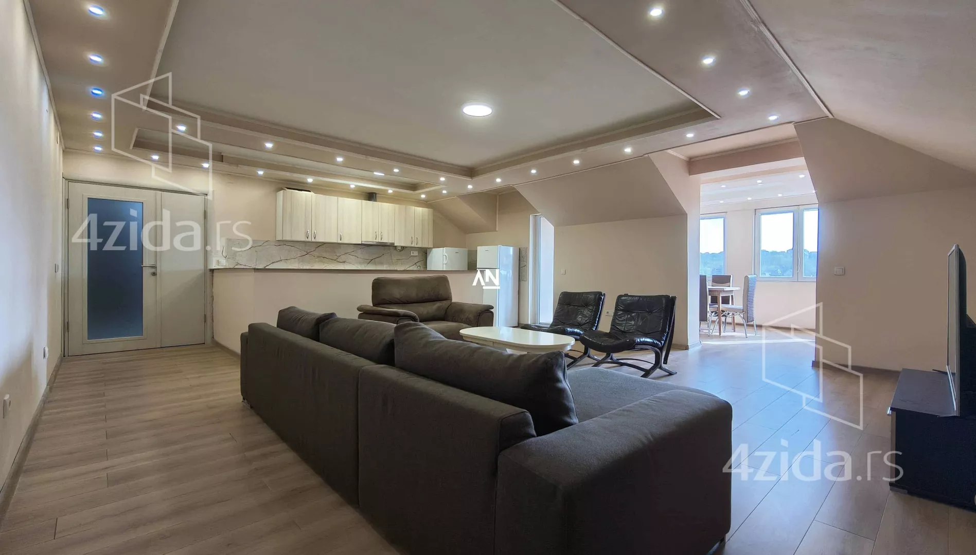 Četvorosoban stan | 4zida