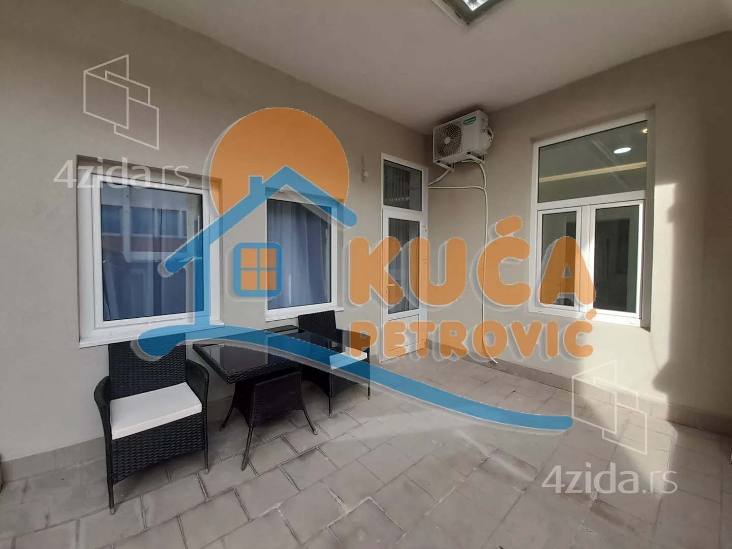 Troiposoban stan | 4zida