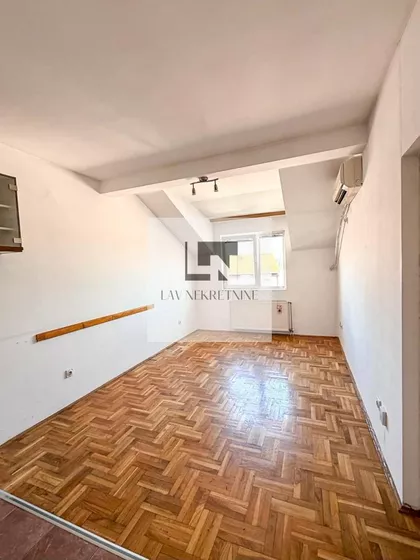 Kneževac | 4zida.rs