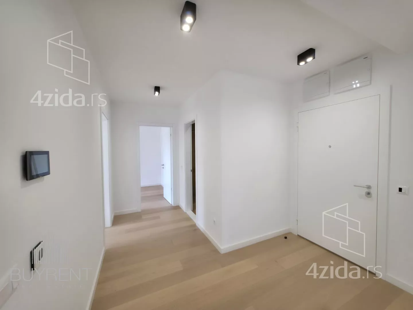 Četvoroiposoban stan | 4zida