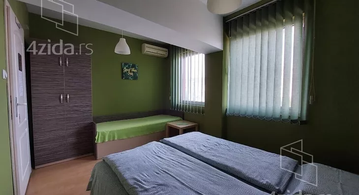 Četvoroiposoban stan | 4zida