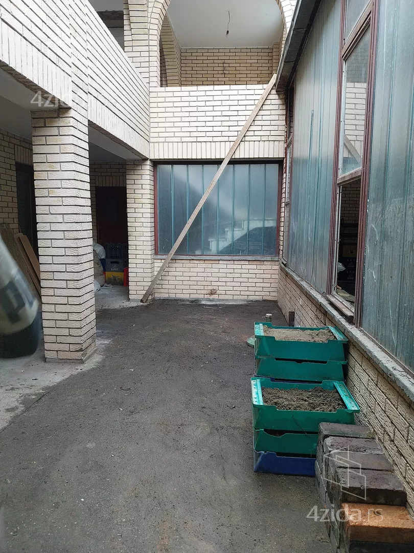 Poslovni prostor | 4zida