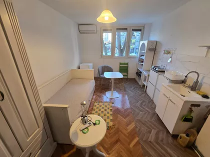 Mike Alasa | 4zida.rs