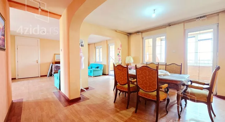 Petosoban stan | 4zida