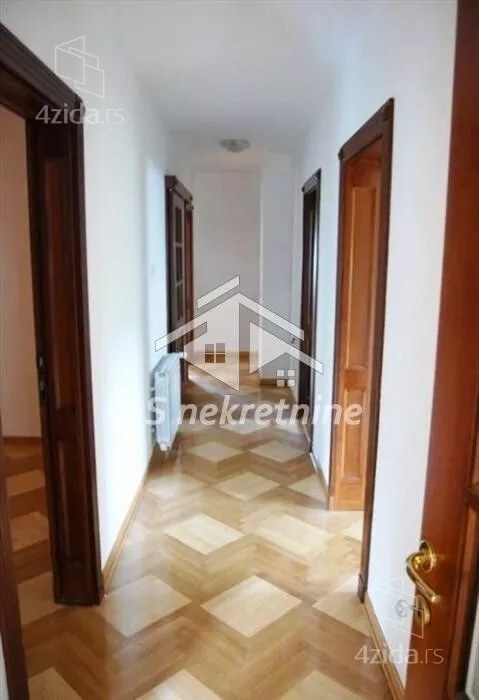 Šestosoban stan | 4zida