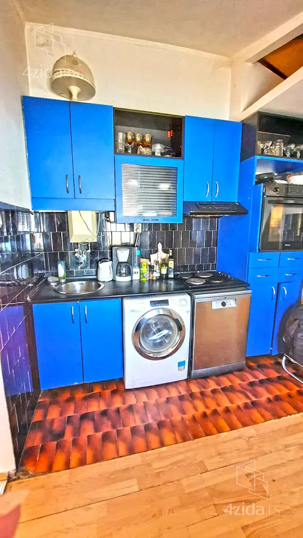 Troiposoban stan | 4zida