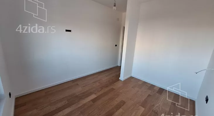 Četvoroiposoban stan | 4zida