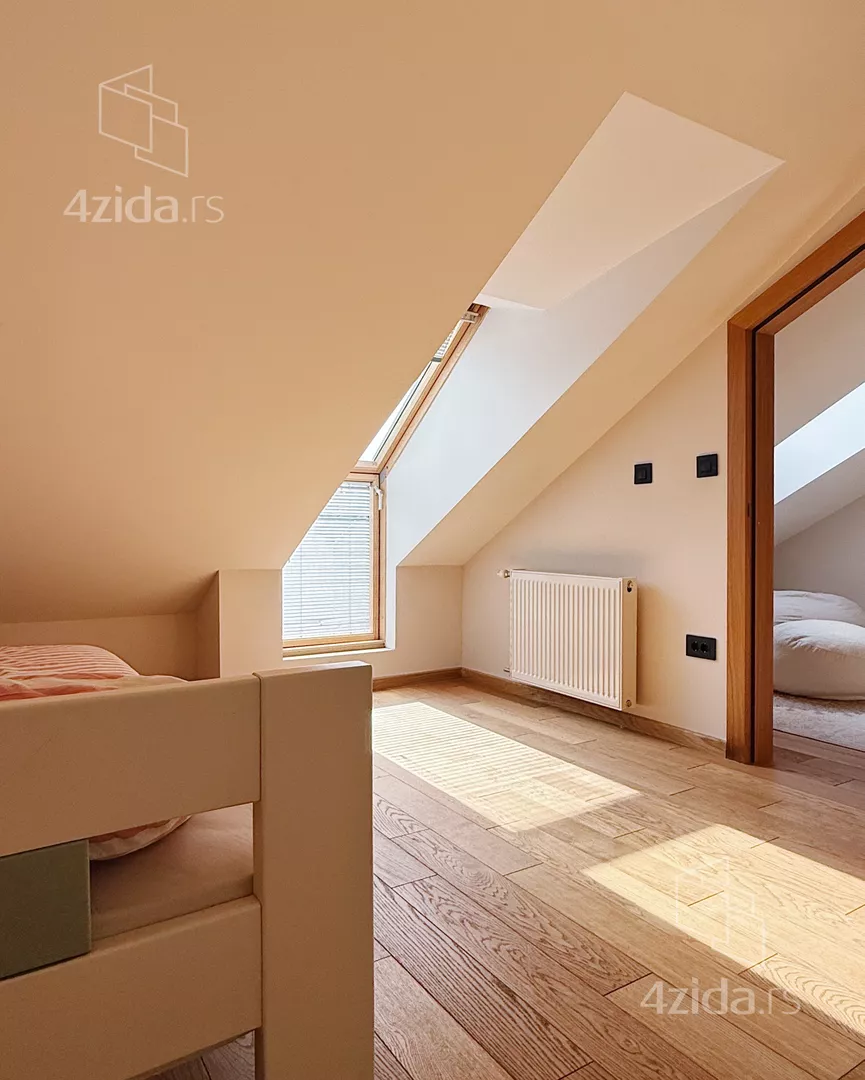 Petosoban stan | 4zida