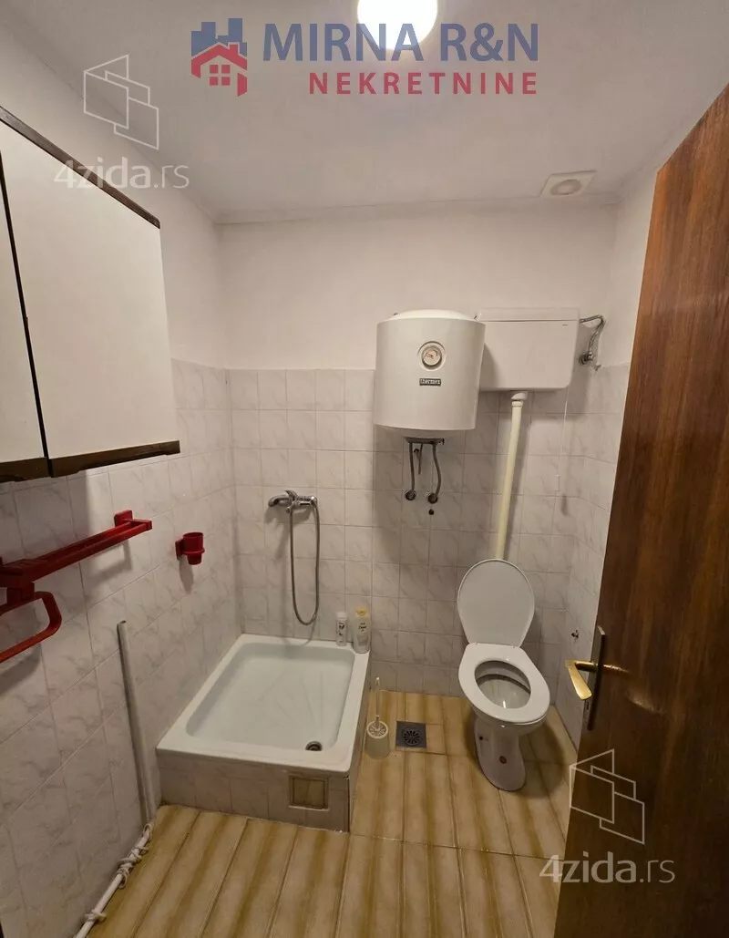 Četvoroiposoban stan | 4zida