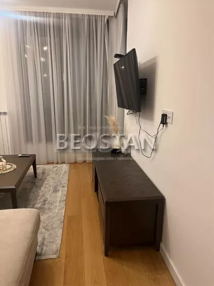 Tosin Bunar | 4zida.rs