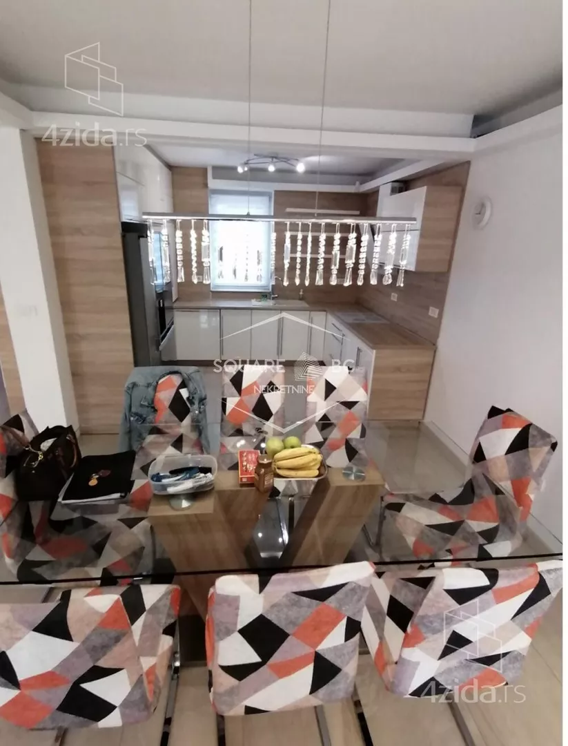 Petosoban stan | 4zida