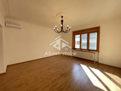 Knez Mihailova | 4zida.rs
