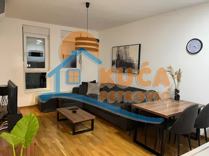 Sestre Baković | 4zida.rs