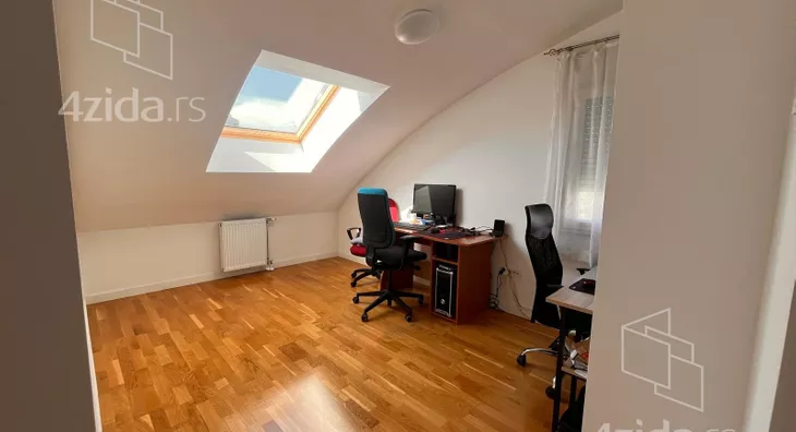 Petosoban stan | 4zida