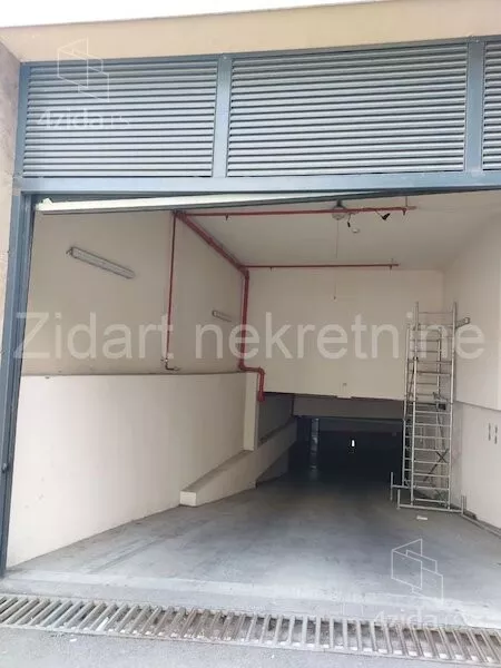 Lokal | 4zida