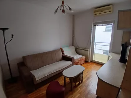 Gospodara Vučića | 4zida.rs