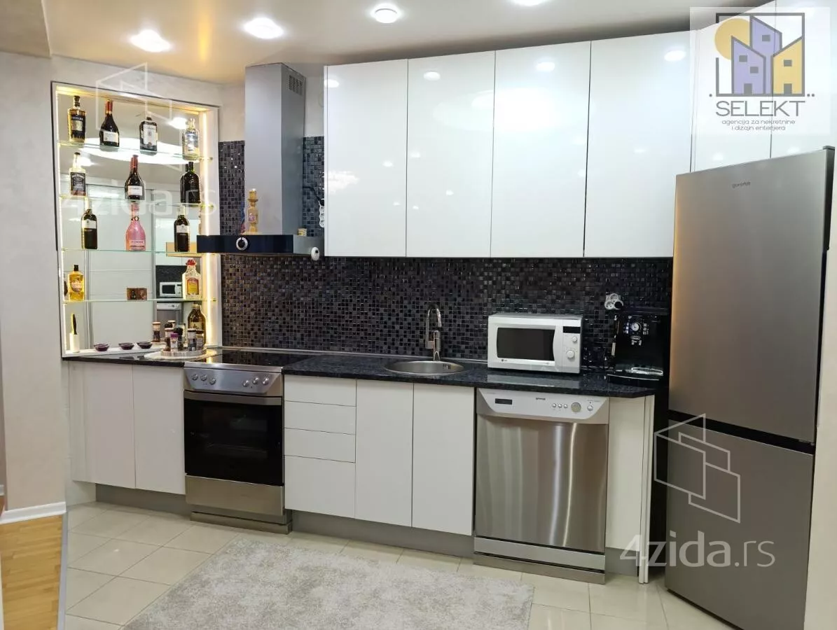 Četvorosoban stan | 4zida